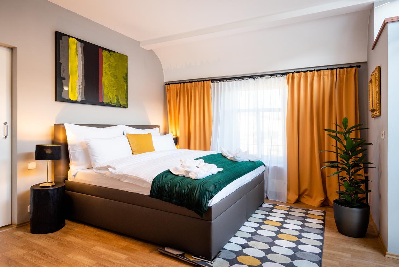 Unique Penthouse & Terrace 6br+3.5bath, Views! * Praga
